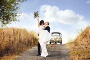 Fotografo di matrimonio a Cerveteri: foto di coppia in campagna